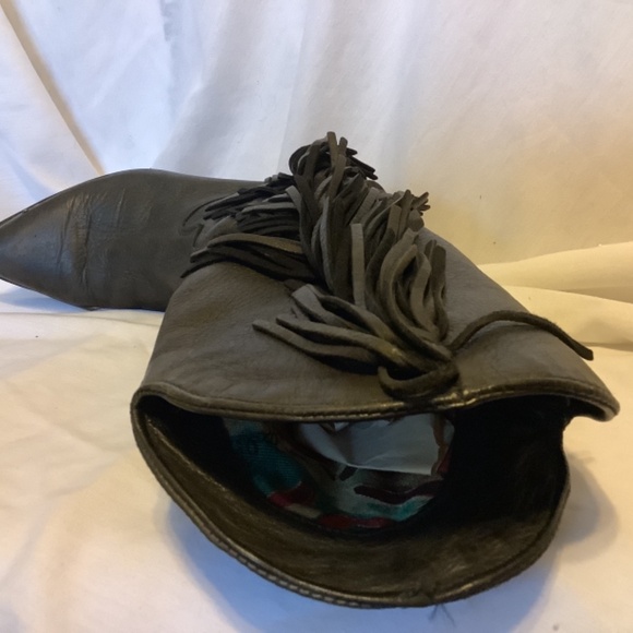 Vintage size 8 Western style black leather fringe cowboy boots made in USA - Picture 6 of 16